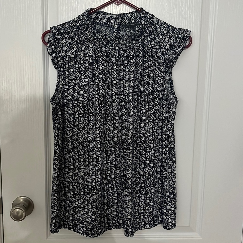 Size Medium top.